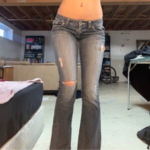 Women’s low rise vintage Guess jeans